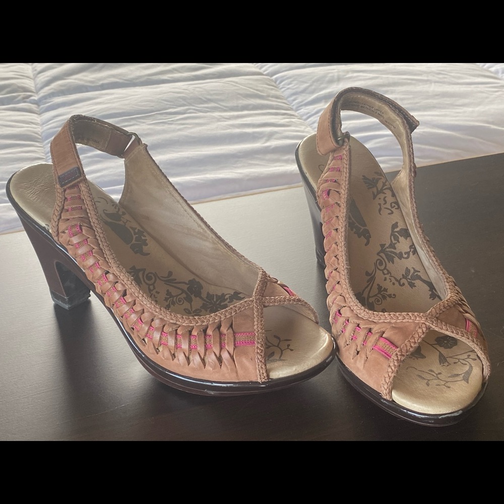 Jambu peep toe leather heels